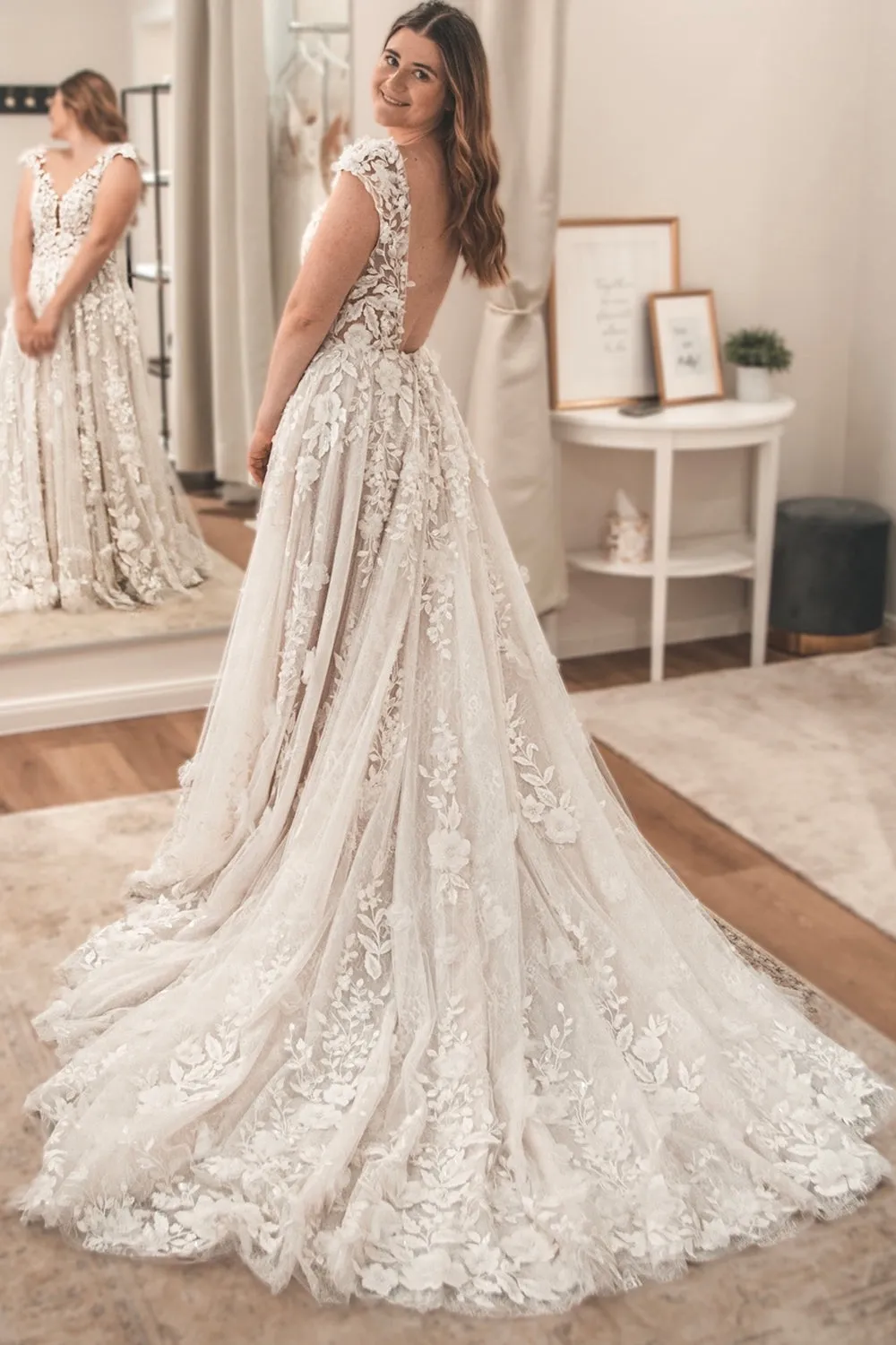 Bohemian A Line V Neck Lace Tulle Wedding Dresses with Appliques