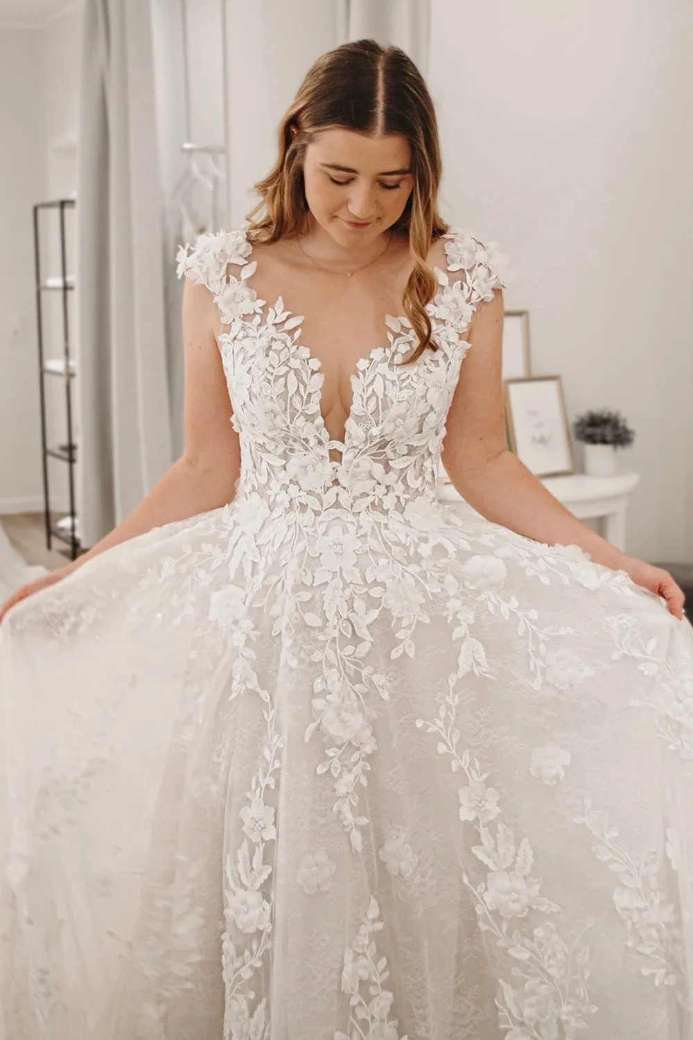 Bohemian A Line V Neck Lace Tulle Wedding Dresses with Appliques