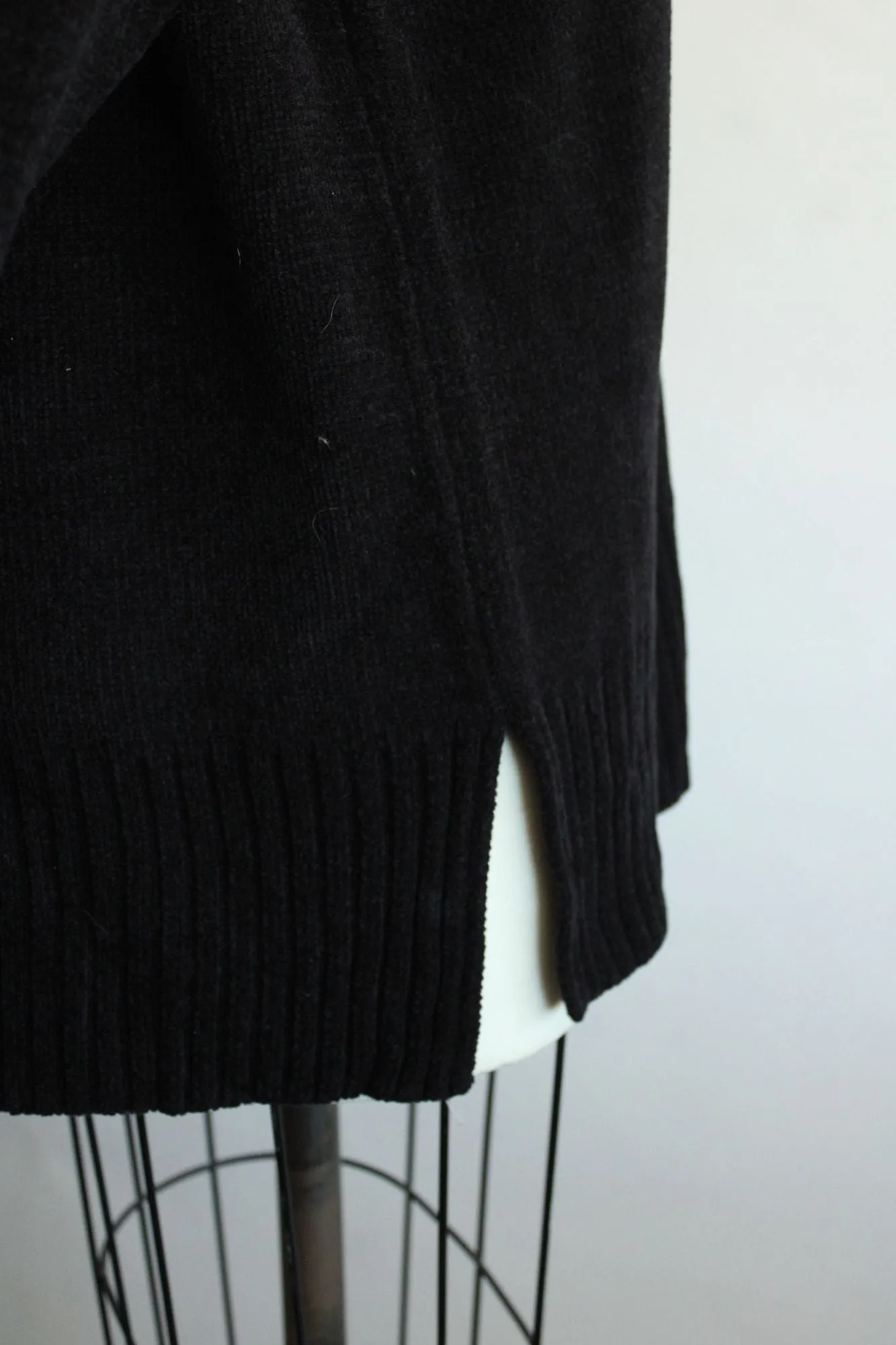 Vintage 1990s 2000s New Karen Scott Black Chenille Cardigan