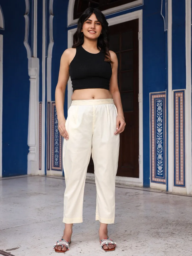 Women Off-White Cotton Lycra Solid Slim Fit Pants